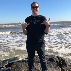 Meet your Posher, Logan